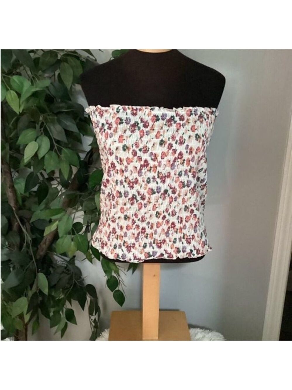 SO Smocked tube top Womanβs Juniors XXL multi colored floral pattern